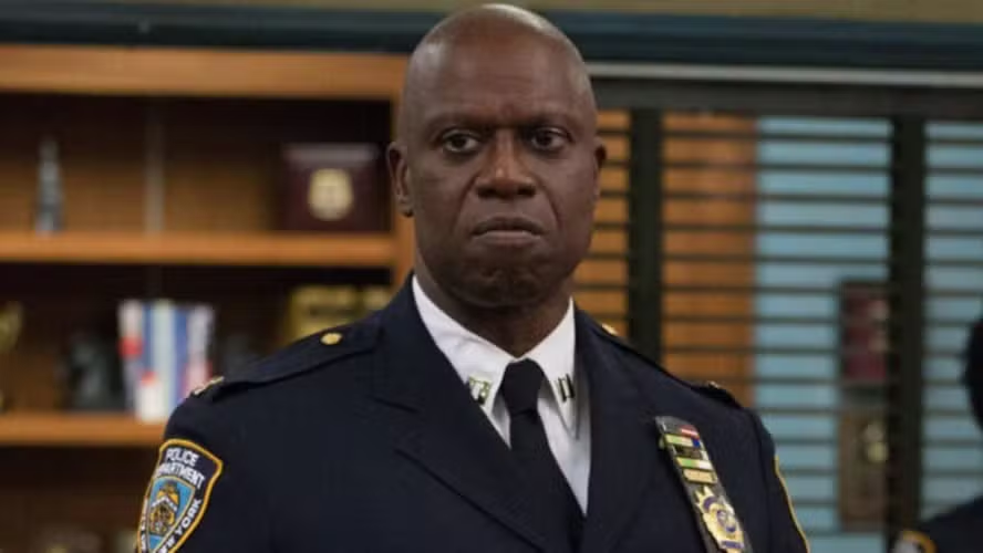 Andre Braugher, o Capitão Holt de 'Brooklyn Nine-Nine', morre aos 61 anos