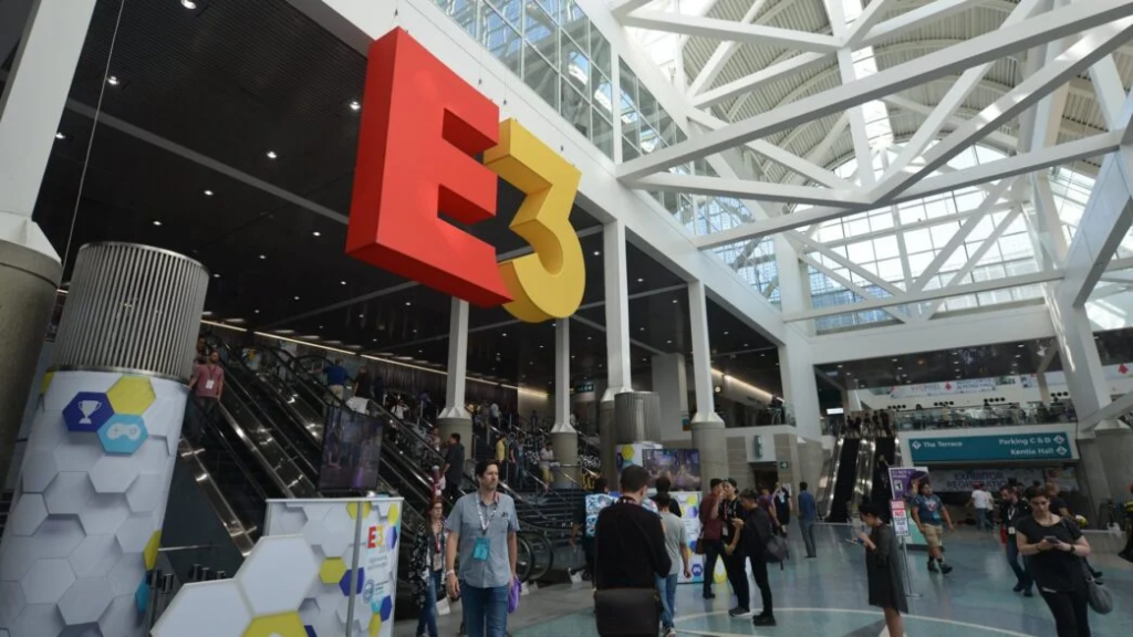 E3