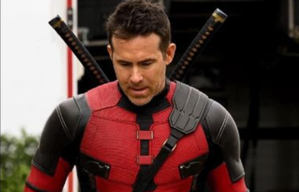 Ryan Reynolds com traje de Deadpool 3