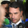 Senador Flávio Bolsonaro (PL-RJ) concede entrevista e avaliou a rejeição do plenário do Senado à indicação do nome de Jorge Messias ao cargo de ministro do STF. A sessão ocorreu ontem (29). O senador disse ainda que acredita que o veto ao projeto de dosimetria será derrubado hoje na sessão conjunta do Congresso Nacional.