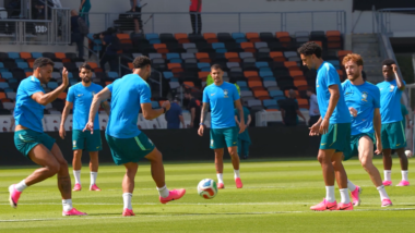A Seleção Brasileira realiza o último treino antes do duelo contra o Japão pelas oitavas de final da Copa. Os jogadores participam de uma atividade de troca de passes no gramado do estádio, em preparação para a decisão do torneio.