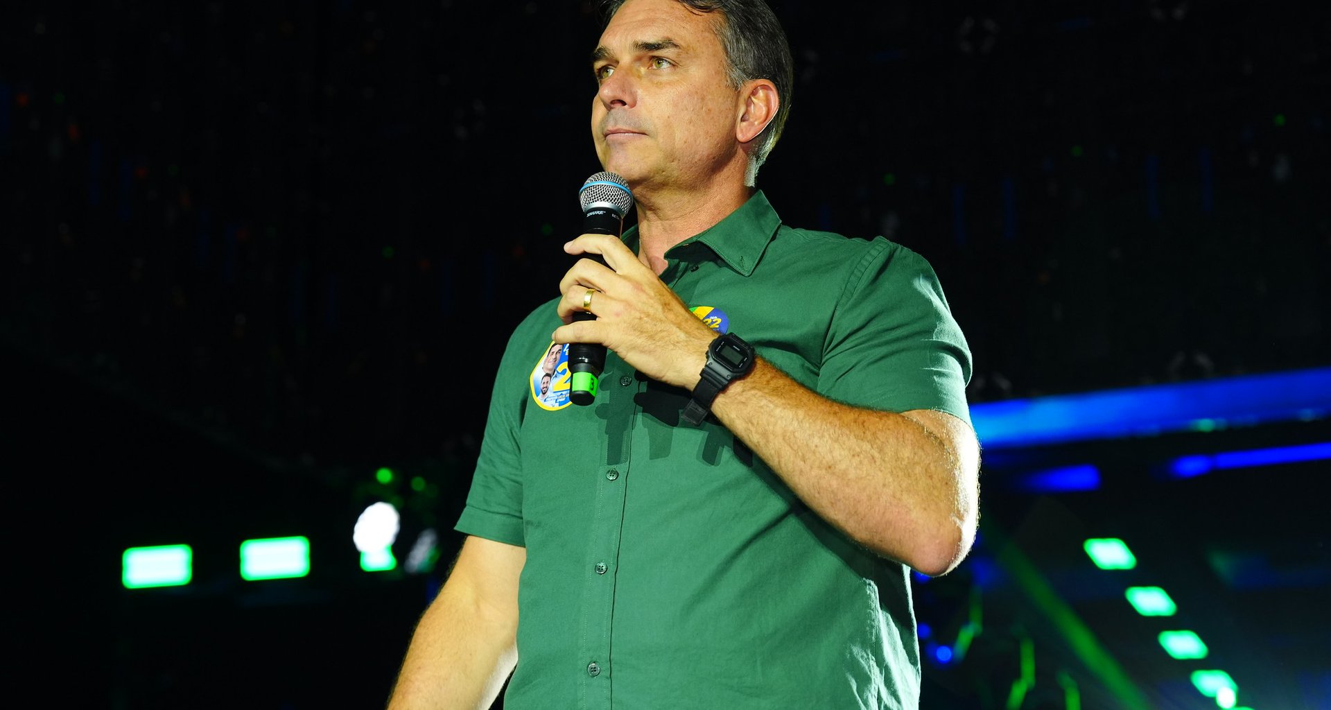 Flávio Bolsonaro discursando
