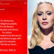 Montagem de duas imagens. À esquerda, print dos stories de Madonna no Instagram com a publicação do fotógrafo Rafael Pavarotti sobre fundo vermelho, ao som de “Aquarela do Brasil”, na voz de Gal Costa. O texto, em inglês, defende a democracia, os povos indígenas, a Amazônia, a educação, a ciência, a cultura e “um Brasil sem fome”. Termina com o pedido “Vote Lula. Vote 13”. À direita, retrato de Madonna, loira, de cabelo ondulado, brincos e top preto, com expressão séria.